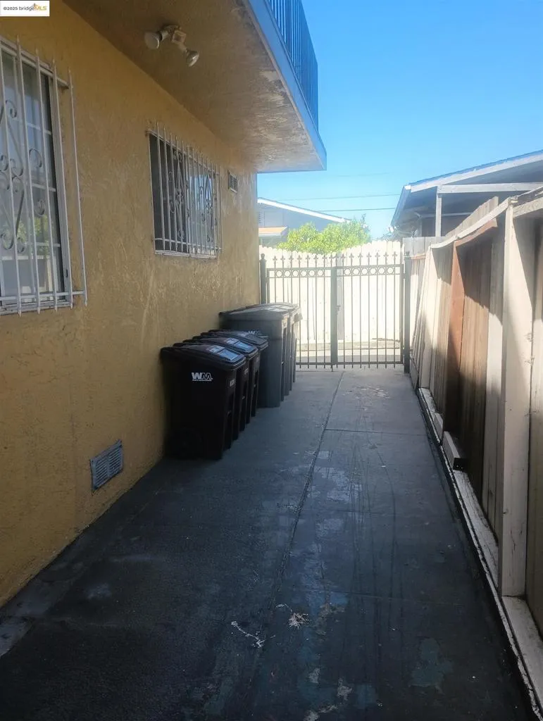 1109 Seminary Avenue, Oakland, California 94621 home-pic-29